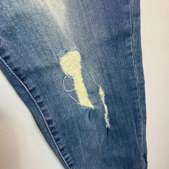 STS Blue Christy Crop Tapered Jeans Distressed High Rise Medium Wash Size 29 - Picture 6 of 10